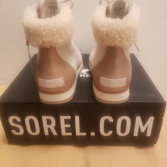 Brand New Sorel Harlow Boots